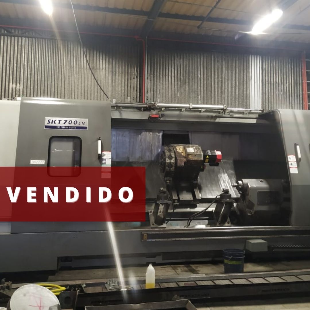 TORNO CNC HYUNDAI SKT700 LM COM FERRAMENTA ACIONADA ANO 2011